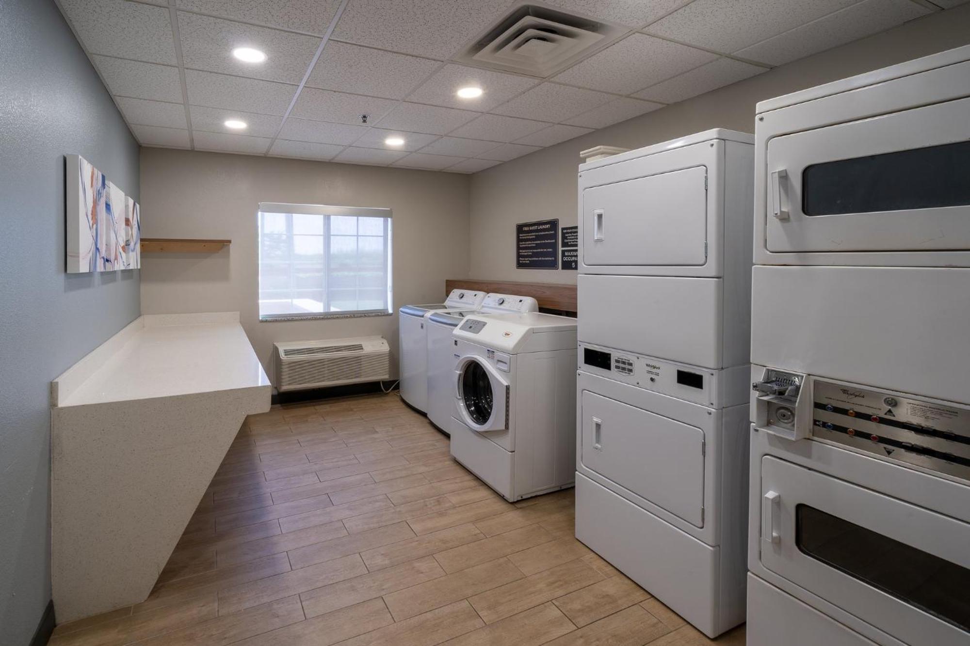 Candlewood Suites Deer Park By Ihg Εξωτερικό φωτογραφία