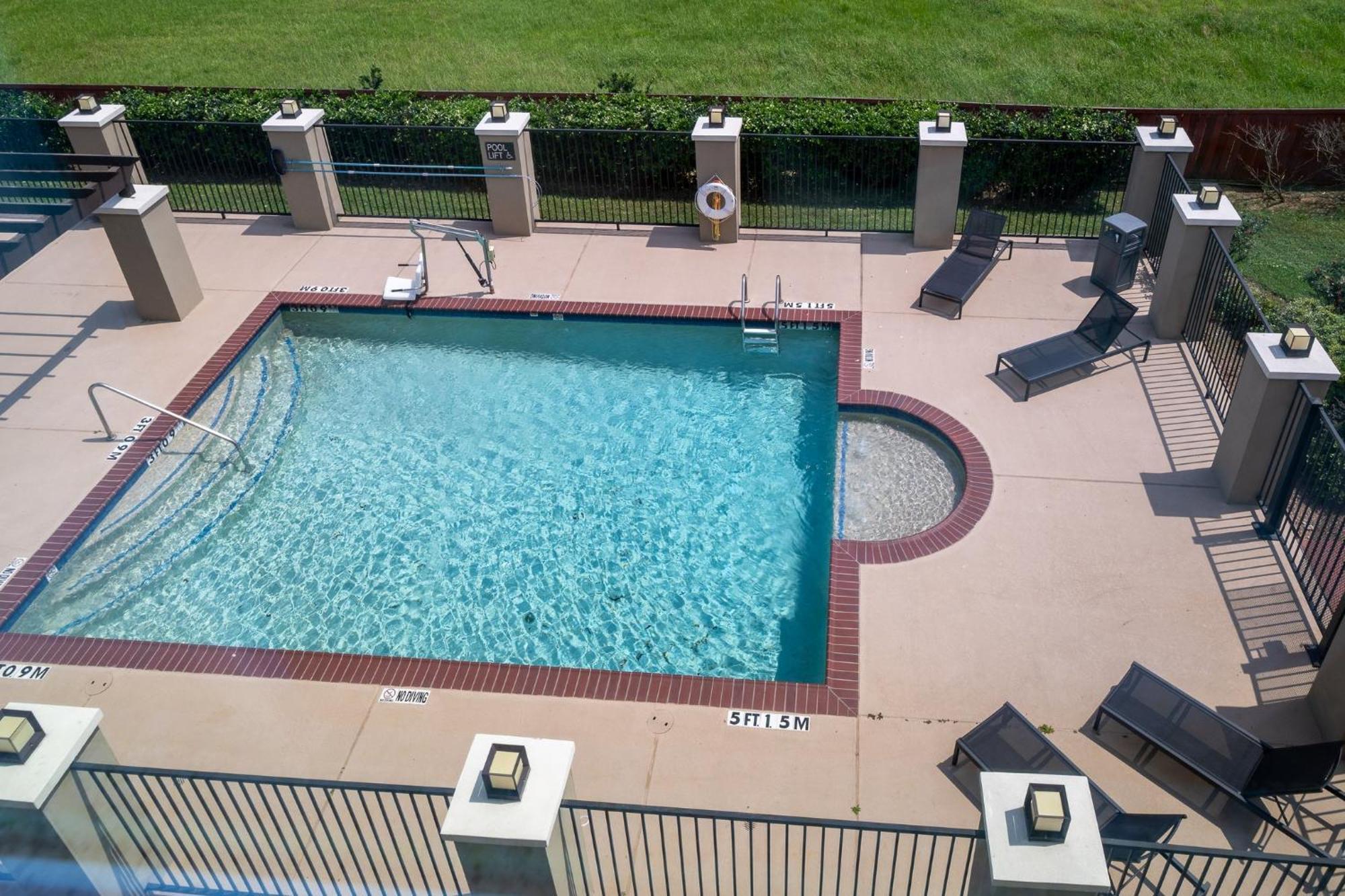 Candlewood Suites Deer Park By Ihg Εξωτερικό φωτογραφία
